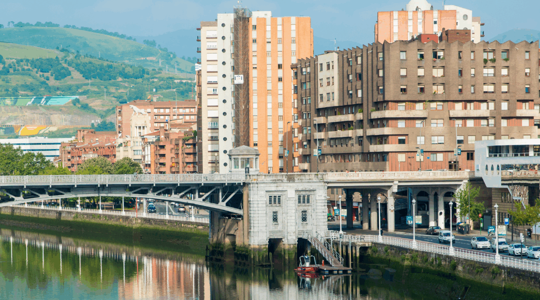 Bilbao y sus barrios con historia: un paseo por la memoria de la ciudad
